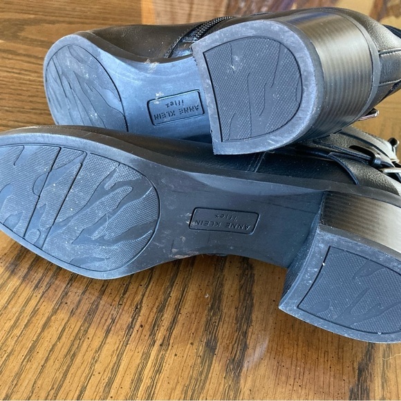 Anne Klein Javen Black Heeled Zip Booties. Size 8.5. - Picture 4 of 8